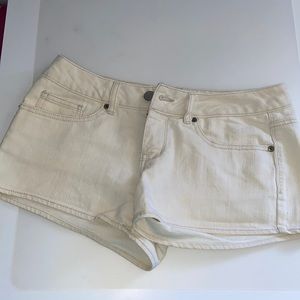cream color jean shorts . Juniors Size 7. New Condition. NWOT